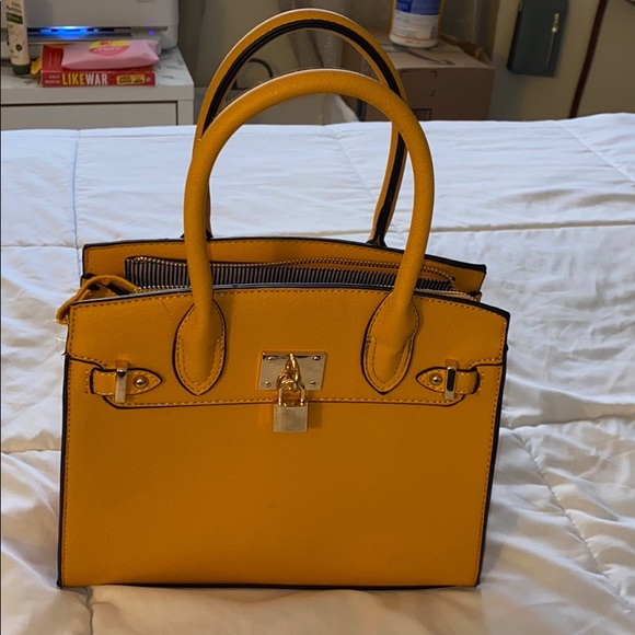 Yellowish orange purse - Picture 1 of 3